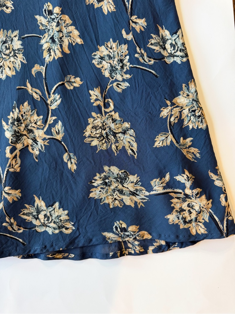 Eddie Bauer Navy Floral Skirt - Picture 2 of 7